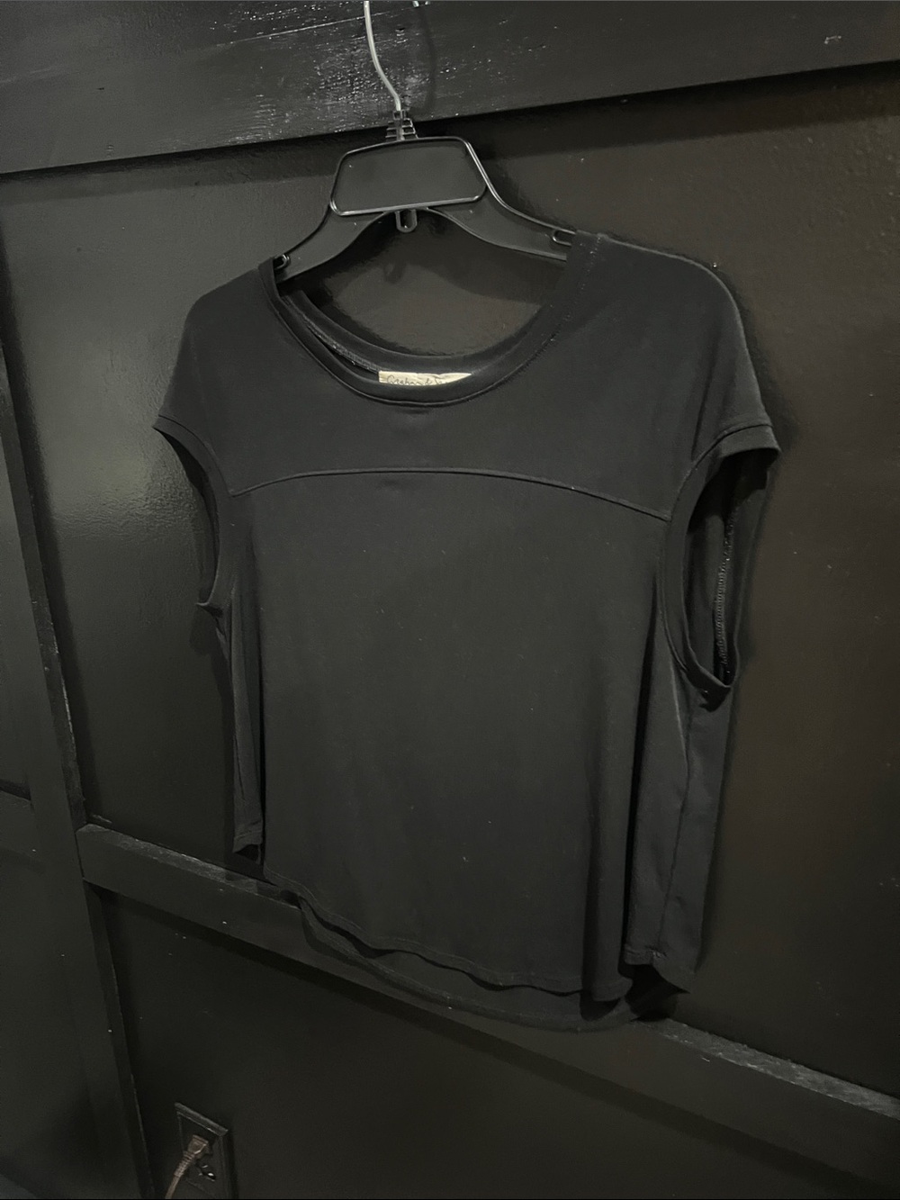 Graham & Spencer | Black Short Sleeve Top | Size Small Petite - Picture 3 of 16